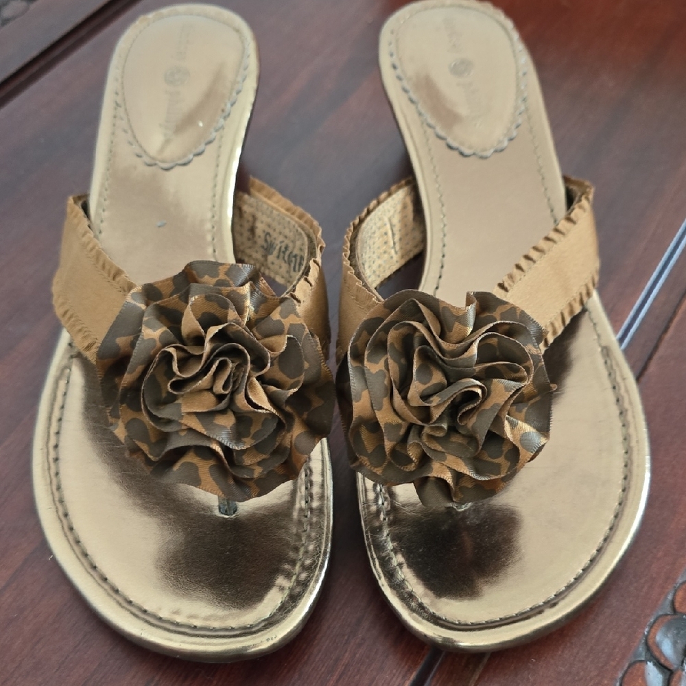 lindsay phillips Tan Floral Applique Thong Sandals